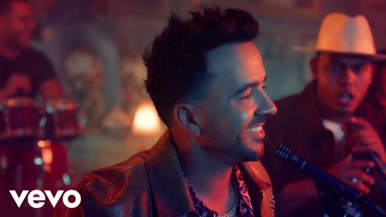 Luis Fonsi Myke Towers Besame Official Video