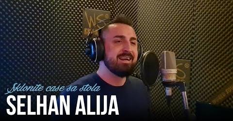 Selhan Alija Sklonite case sa stola Official Cover