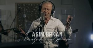 Asim Brkan - Zavoljeh život ponovo [Official Music Video] 2023
